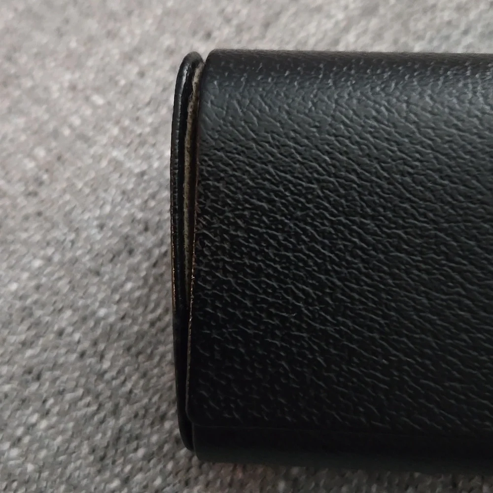 BURBERRY BLACK EMBOSSED PEBBLE LEATHER SUNGLASSES CASE. GLASSES NOT INCLUDED.